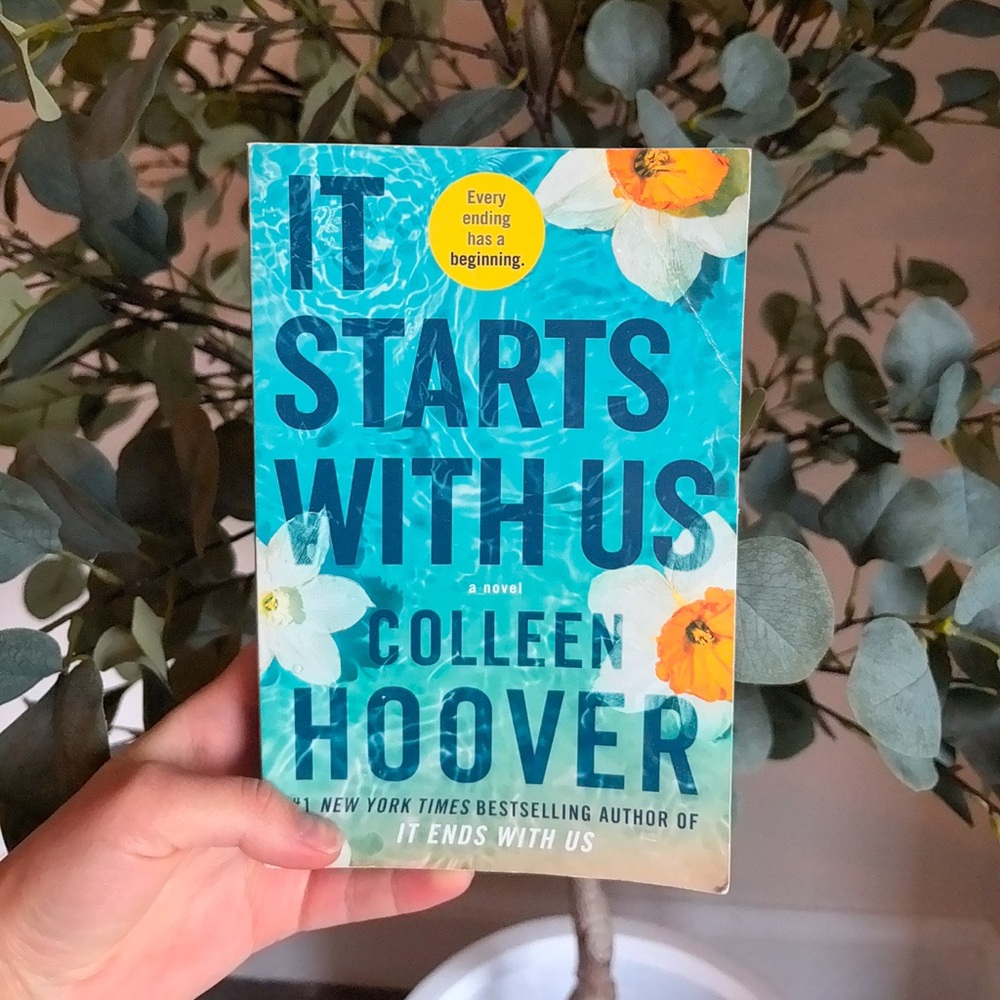 It Starts With Us - Colleen Hoover